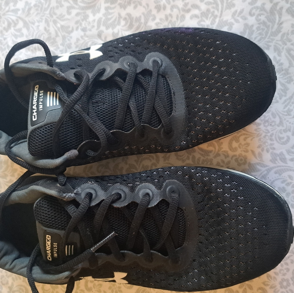 Under Armour Womens Black Running Shoes Size 7